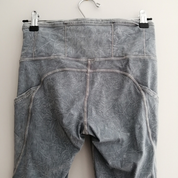Lululemon Fast and Free High Rise Tight 25" Ice Dye Ice Wash Asphalt Grey 6 - Picture 7 of 16